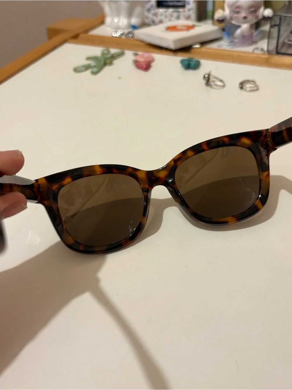 Peepers tortoiseshell sunglasses